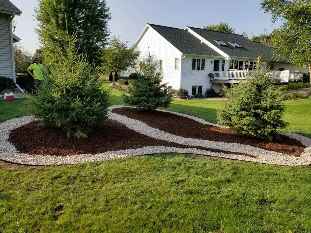 Mulch & Decorative Stone services in Wisconsin Dells and South Central Wisconsin